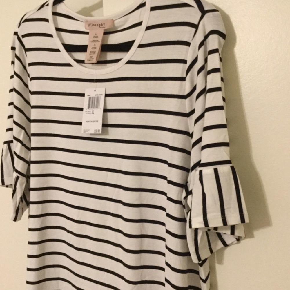 NEW Medium. B/W, soft, slinky ruffled sleeved T! - Picture 2 of 12